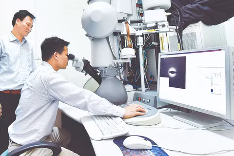 Hoạt động nghiên cứu khoa học tại Đại học Bách khoa Hà Nội. (Ảnh NGUYỄN ĐĂNG)