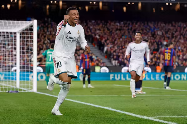 Mbappé ấn định chiến thắng 2-1 cho "đội bóng hoàng gia". (Ảnh: Real Madrid)