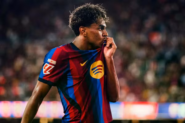 Lamine Yamal ăn mừng bàn thắng vào lưới Rayo Vallecano. (Ảnh: FC Barcelona)