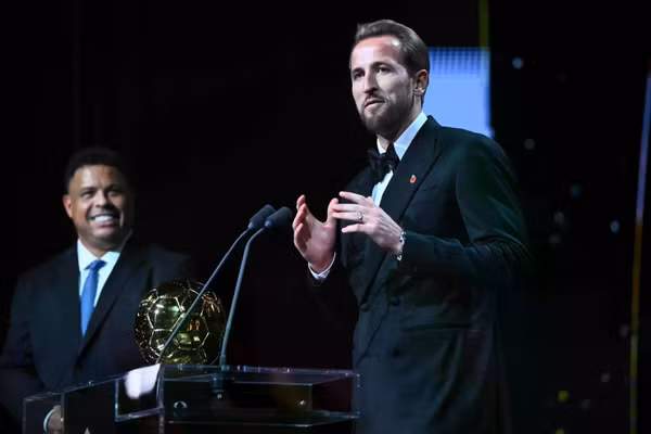 Harry Kane giành Quả bóng vàng 2026 sau mùa giải bùng nổ cùng Bayern Munich. (Ảnh: Ballondor.com)
