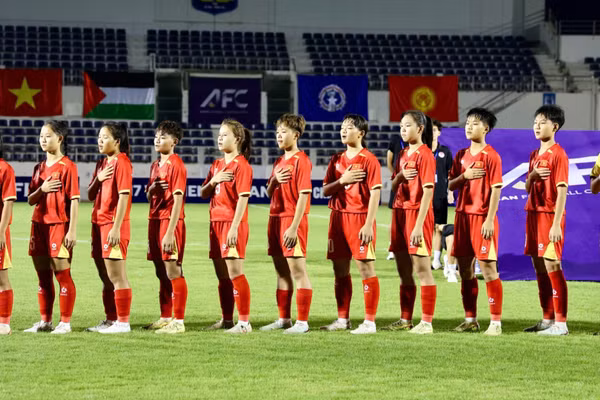 Đội hình xuất phát của U17 nữ Việt Nam trong trận đấu gặp U17 nữ Kyrgyzstan. (Ảnh: VFF)