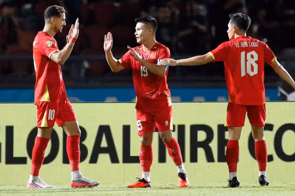 Quang Hải lỡ hẹn với FIFA ASEAN Cup 2026 vì chấn thương cổ chân. (Ảnh: VFF)