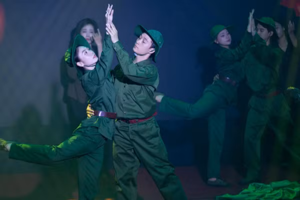 Tiết mục nghệ thuật biểu diễn tại lễ phát động. (Ảnh: MINH NGỌC)