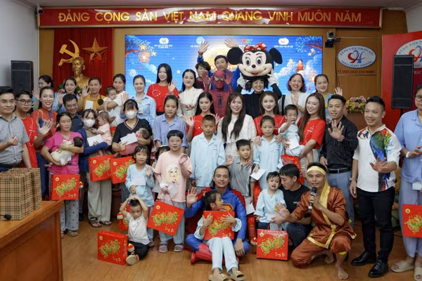 Các Hoa hậu, Á hậu tham gia nhiều hoạt động ý nghĩa, sẻ chia yêu thương với trẻ em mắc bệnh tim dịp Trung thu. (Ảnh: Ban tổ chức cung cấp)
