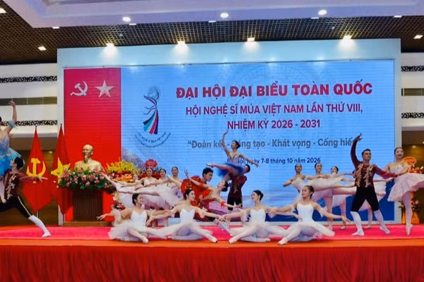 Tiết mục nghệ thuật chào mừng Đại hội. (Ảnh: HỒNG HẢI)