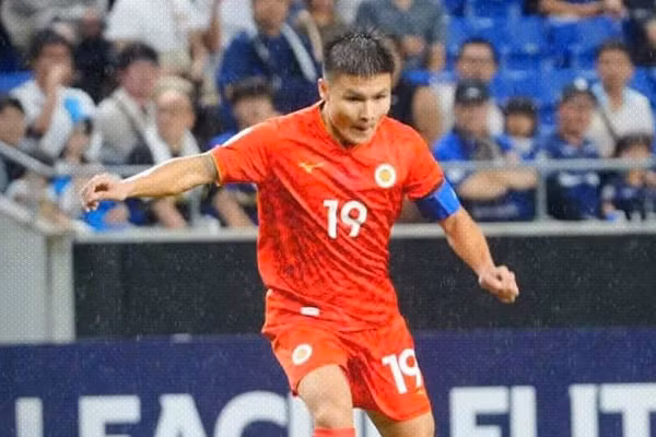 Quang Hải dứt điểm nhưng không thể mang về bàn thắng cho Công an Hà Nội. (Ảnh: Công an Hà Nội FC)