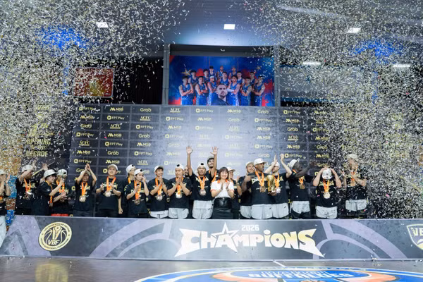 Saigon Heat vô địch VBA 2026 tại nhà thi đấu Xuân Đỉnh. (Ảnh: VBA)