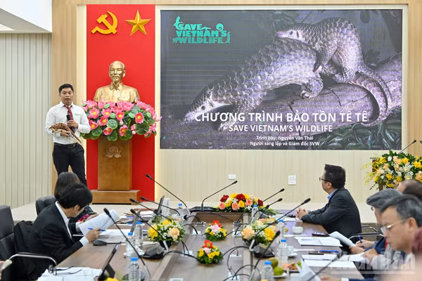 Đại diện dự án thuyết trình tại Vòng Chung kết Giải thưởng Hành động vì Cộng đồng - Human Act Prize 2025. (Ảnh: THỦY NGUYÊN)