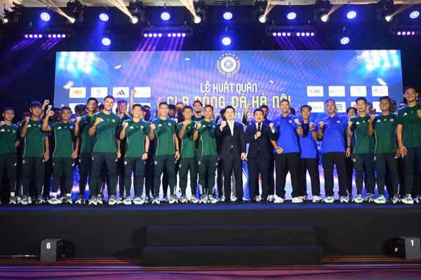 Các cầu thủ của Hà Nội FC trong trang phục mới hướng tới mùa giải 2026-2027. (Ảnh: Hà Nội FC)
