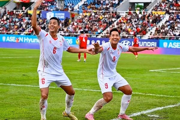 Các cầu thủ Myanmar ăn mừng bàn thắng. (Ảnh: AFF)