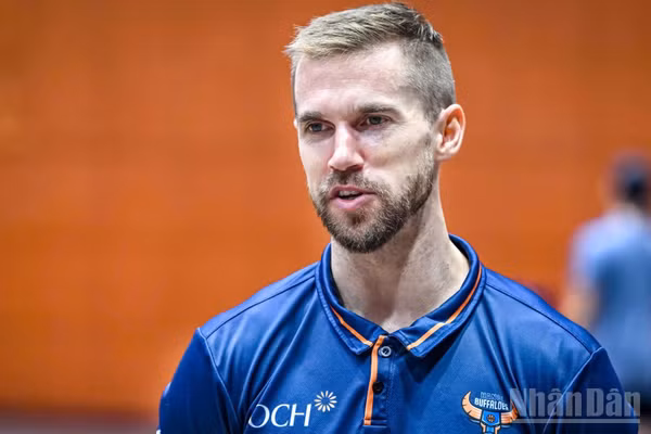 Huấn luyện viên Matt Van Pelt của Hanoi Buffaloes. (Ảnh: THÀNH ĐẠT)