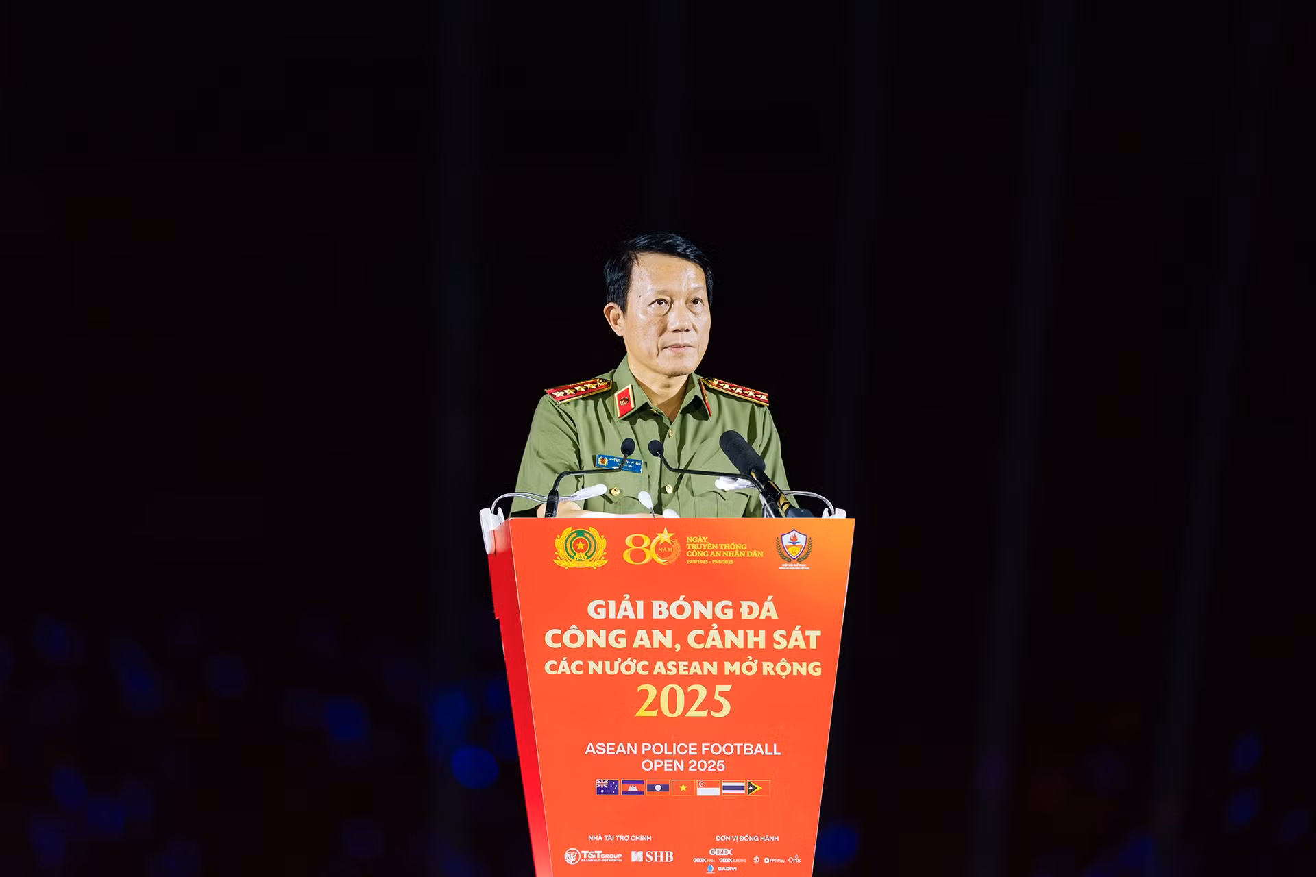 2-5900.jpg
