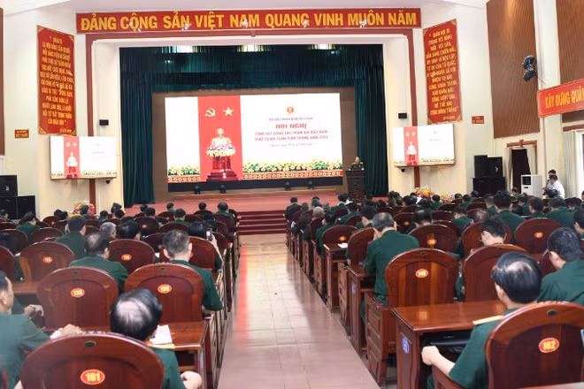 Toàn cảnh Hội nghị tổng kết công tác tham gia bảo đảm trật tự, an toàn giao thông năm 2025.