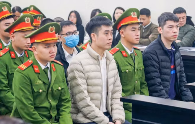 Các bị cáo tại phiên tòa.