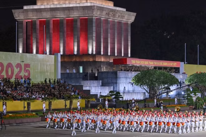 Khối nữ Quân nhạc.