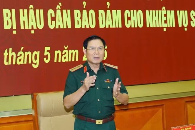 Đại tướng Nguyễn Tân Cương, Ủy viên Trung ương Đảng, Ủy viên Thường vụ Quân ủy Trung ương, Tổng Tham mưu trưởng Quân đội nhân dân Việt Nam, Thứ trưởng Quốc phòng chủ trì Hội nghị.