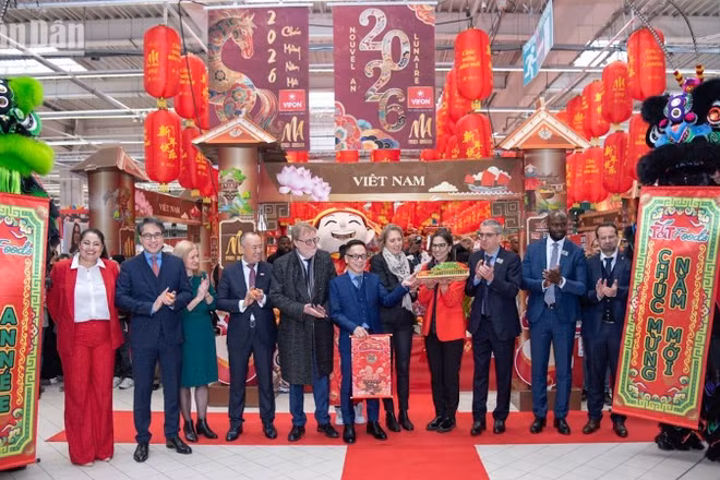 Tuần hàng Việt Nam là hoạt động thường xuyên được tổ chức tại các siêu thị của Pháp, góp phần củng cố niềm tin cho các nhà phân phối tại địa phương, cũng như khẳng định năng lực cung ứng và uy tín của doanh nghiệp Việt Nam. (Ảnh: MINH DUY)