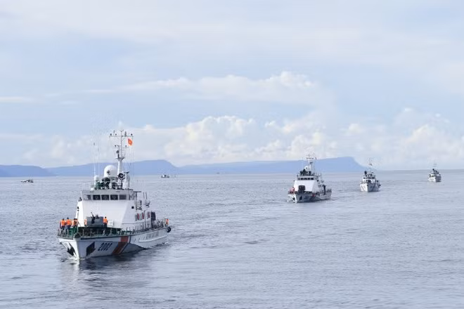 Các tàu Cảnh sát biển sẵn sàng thực hiện nhiệm vụ trong mọi tình huống khi có lệnh...
