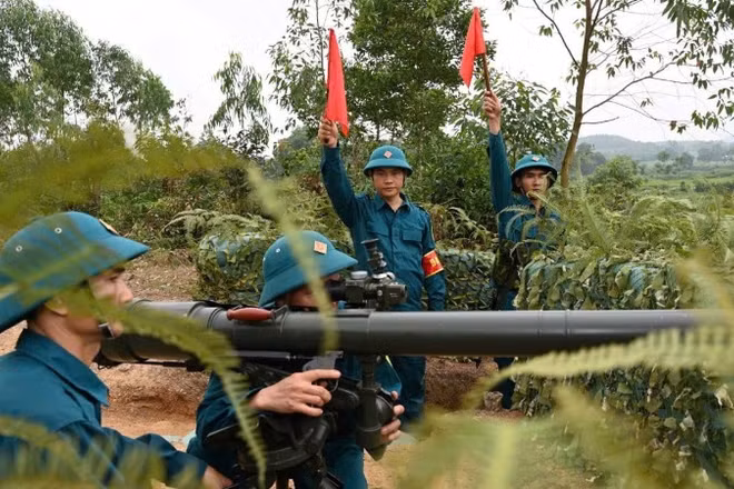 Khẩu đội DKZ lấy phần tử bắn, tiêu diệt các mục tiêu đầu cầu.