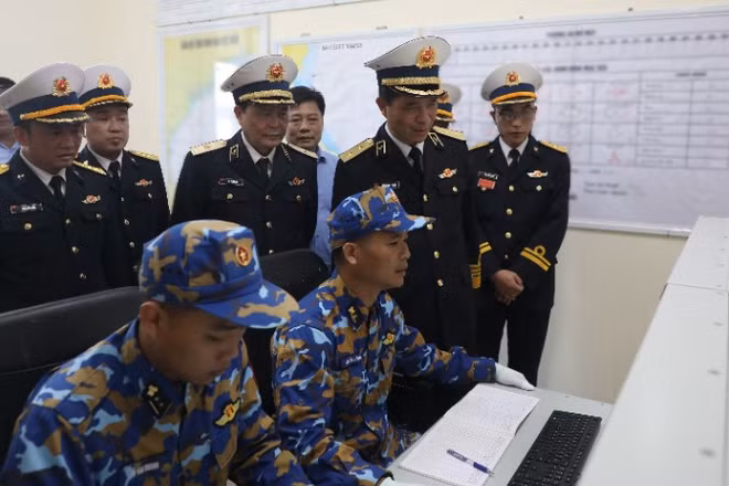 Đoàn kiểm tra công tác sẵn sàng chiến đấu tại Trạm Ra-đa thuộc Trung đoàn 151.