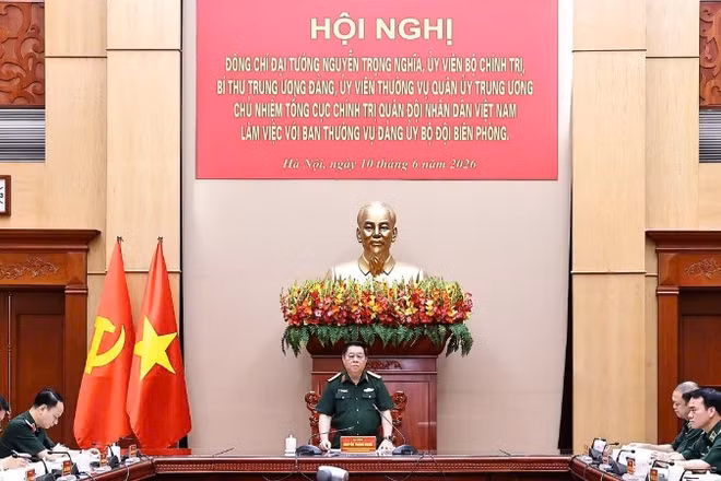 Đại tướng Nguyễn Trọng Nghĩa chủ trì hội nghị. 