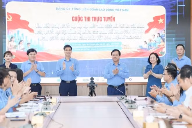 Các đại biểu tại lễ phát động cuộc thi.