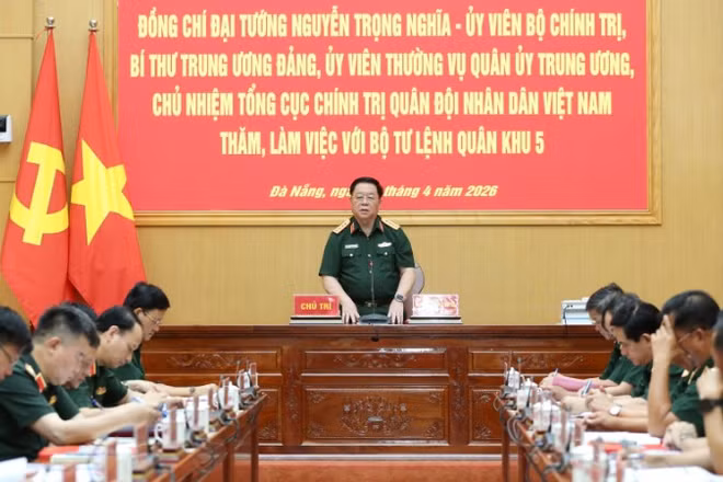 Quang cảnh buổi làm việc.