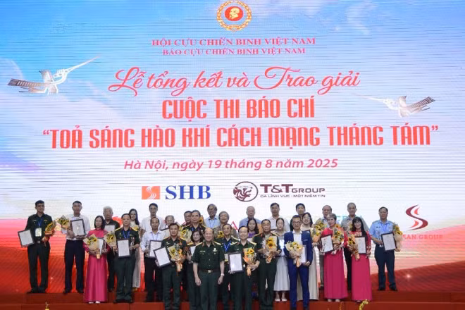 Tổng kết, trao giải Cuộc thi báo chí "Tỏa sáng hào khí Cách mạng Tháng Tám".