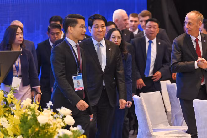 Chủ tịch nước Lương Cường chủ trì chiêu đãi các đoàn tham dự Lễ mở ký Công ước Hà Nội (Ảnh: THỦY NGUYÊN)