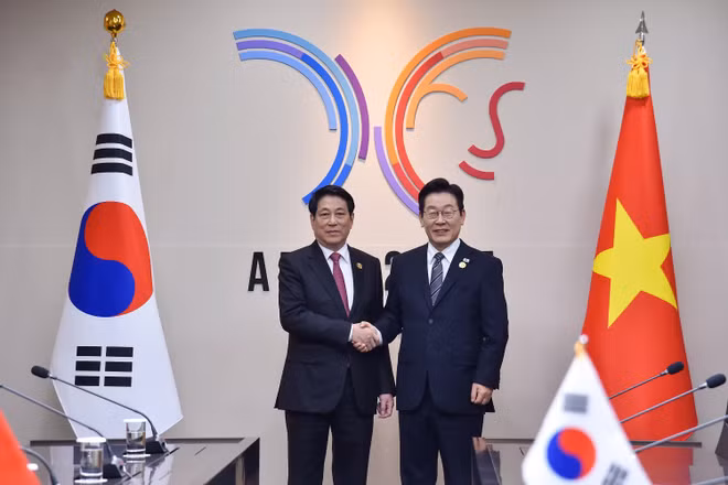 Chủ tịch nước Lương Cường hội đàm với Tổng thống Hàn Quốc Lee Jae Myung. 