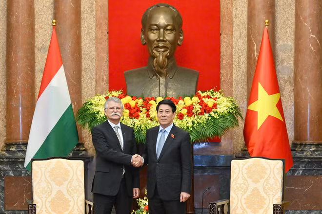 Chủ tịch nước Lương Cường tiếp Chủ tịch Quốc hội Hungary Kover Laszlo. (Ảnh: THỦY NGUYÊN)