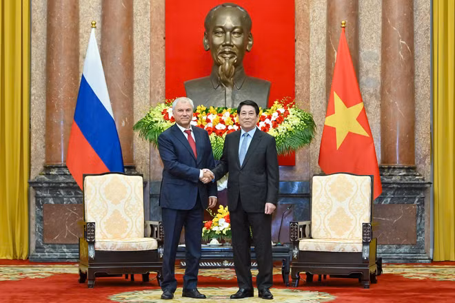 Chủ tịch nước Lương Cường tiếp Chủ tịch Duma Quốc gia Nga. (Ảnh: XUÂN KỲ)