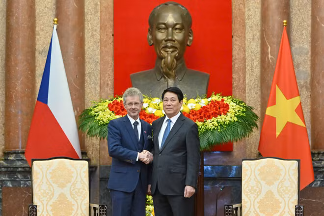 Chủ tịch nước Lương Cường tiếp Chủ tịch Thượng viện Quốc hội Cộng hòa Séc ngày 20/11. (Ảnh: Thủy Nguyên)