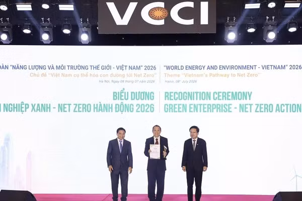 SABECO được vinh danh Top 1 "Doanh nghiệp xanh-Net Zero hành động 2026" tại Diễn đàn Năng lượng và Môi trường Thế giới-Việt Nam. (Ảnh: VCCI)