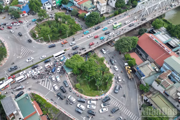[Ảnh] Người dân trở lại Hà Nội, giao thông thuận lợi sau kỳ nghỉ lễ 30/4-1/5