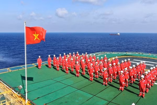 Tầm vóc của Petrovietnam trước hết được đo bằng những đóng góp cụ thể cho nền kinh tế. (Nguồn ảnh: PVN)