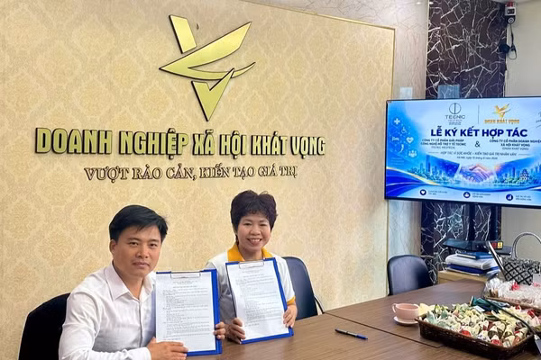Sự hợp tác giữa TECNIC Medtech và Doanh nghiệp Xã hội Khát Vọng đánh dấu một bước ngoặt quan trọng trong việc hỗ trợ người khuyết tật. (Ảnh: TECNIC ) 