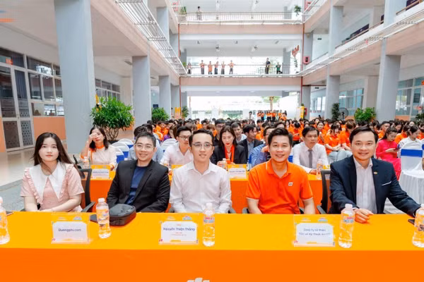 Sinh viên trường Cao đẳng FPT Polytechnic luôn nhận được sự đồng hành từ phía các doanh nghiệp trong quá trình học tập. (Ảnh: FPT Polytechnic)