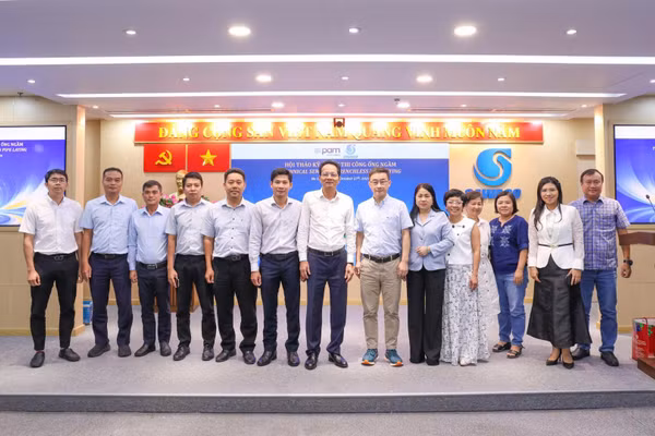 Các đại biểu tham gia hội thảo kỹ thuật về “Giải pháp công nghệ thi công ống ngầm không đào hở”. (Ảnh: VÕ LÊ)