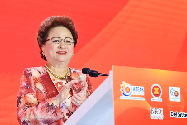 Anh hùng Lao động Nguyễn Thị Nga: Hành trình được viết nên bằng trí tuệ, bản lĩnh và khát vọng phụng sự đất nước