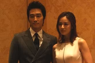 Song Seung Hun và Kim Tae Hee: Thích phở Hà Nội và áo dài Việt Nam