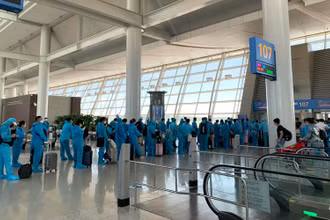 310 công dân Việt Nam từ Hàn Quốc đã về nước an toàn (Ảnh: MOFA)