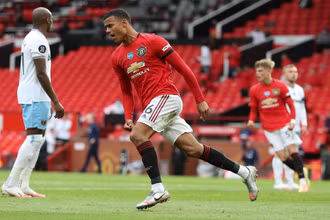 Cầu thủ trẻ Greenwood ghi bàn, giúp Man United hòa West Ham 1-1.