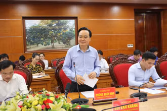 Bộ trưởng Phùng Xuân Nhạ tại buổi làm việc