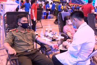 Quang cảnh ngày hội hiến máu.