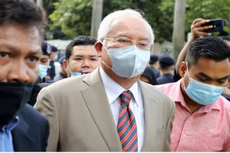 Ông Razak tới Tòa án thượng thẩm ở Kuala Lumpur, ngày 28-7. (Ảnh: Reuters)