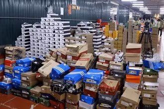 Hàng hóa tại kho khi lực lượng chức năng tiến hành kiểm tra. 
