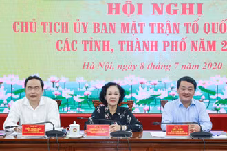 Các đồng chí chủ trì hội nghị. Ảnh: Quang Vinh.
