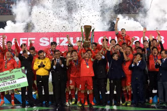ĐT Việt Nam ăn mừng chức vô địch AFF Cup 2018.