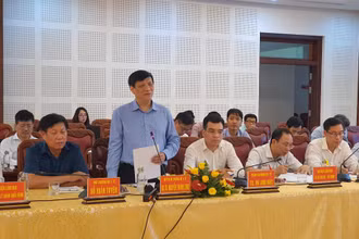 Quyền Bộ trưởng Y tế Nguyễn Thanh Long kết luận buổi làm việc.